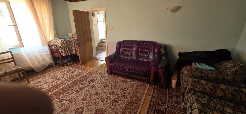 Casa de vanzare cu 6 camere in Busteni